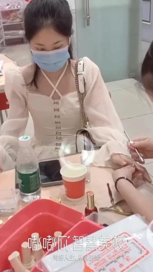 吃瓜每日大赛在线观看视频,在线观看，笑料横生，年度最佳娱乐盛宴