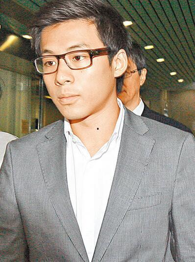 王为念现任妻子合照片,幸福生活甜蜜瞬间